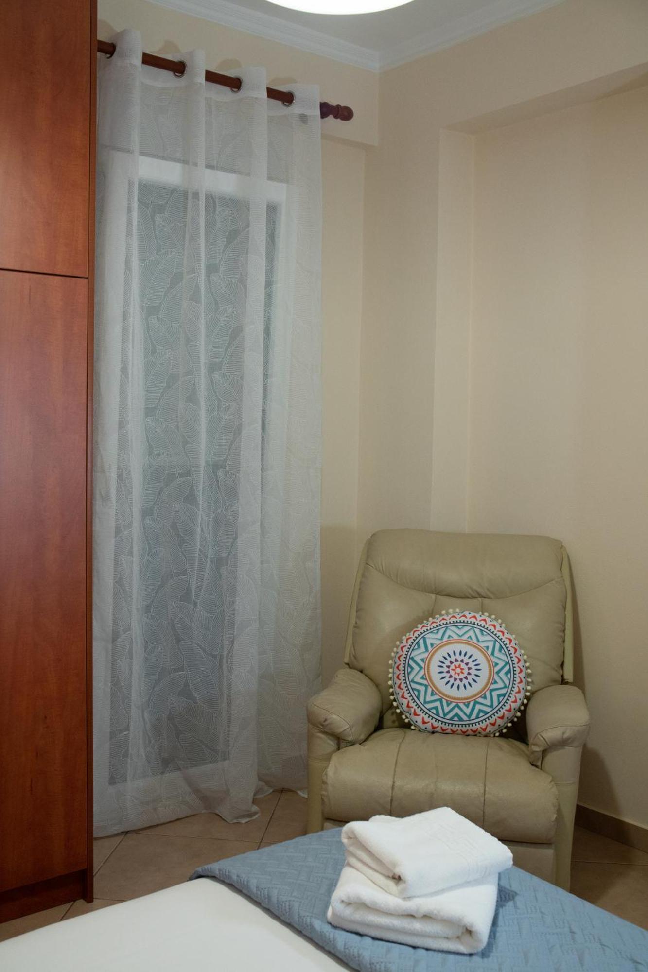 Prince Apartments Volissos Habitación foto